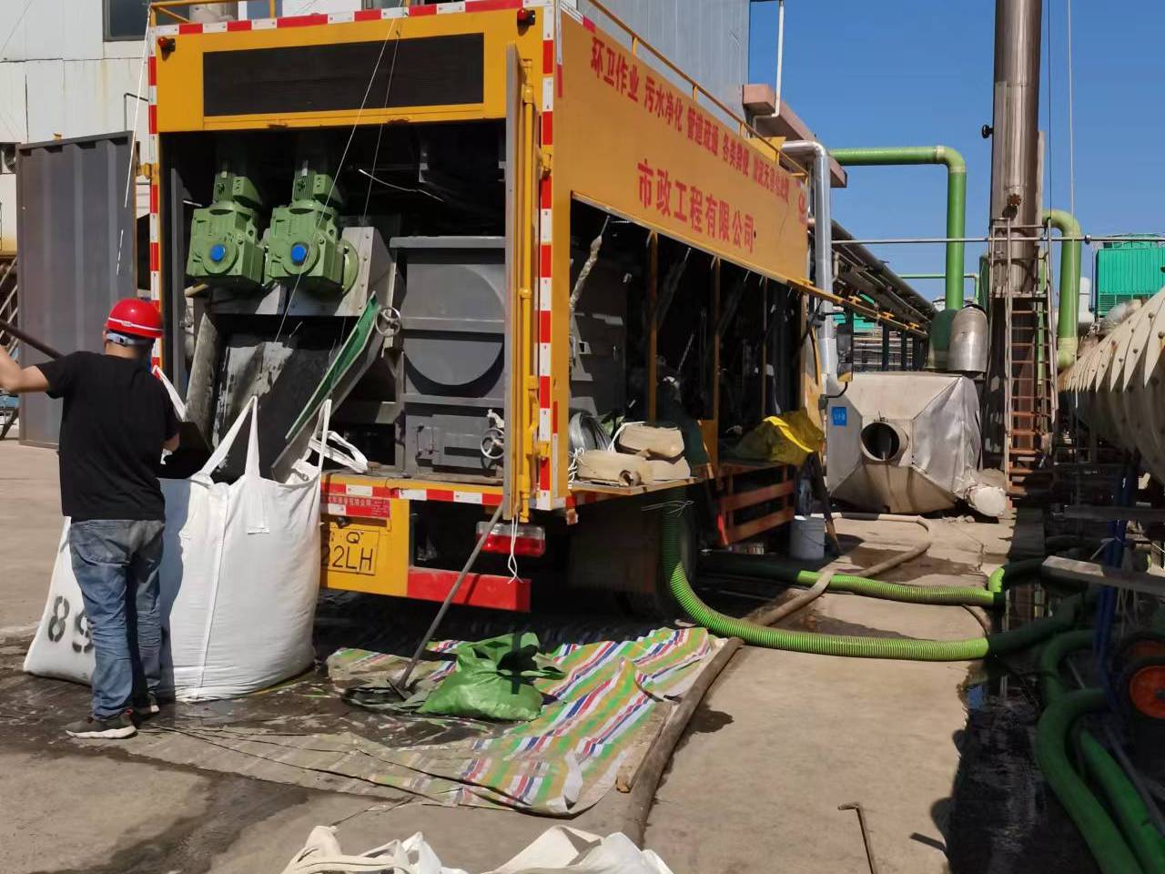 理县淤泥压干处理